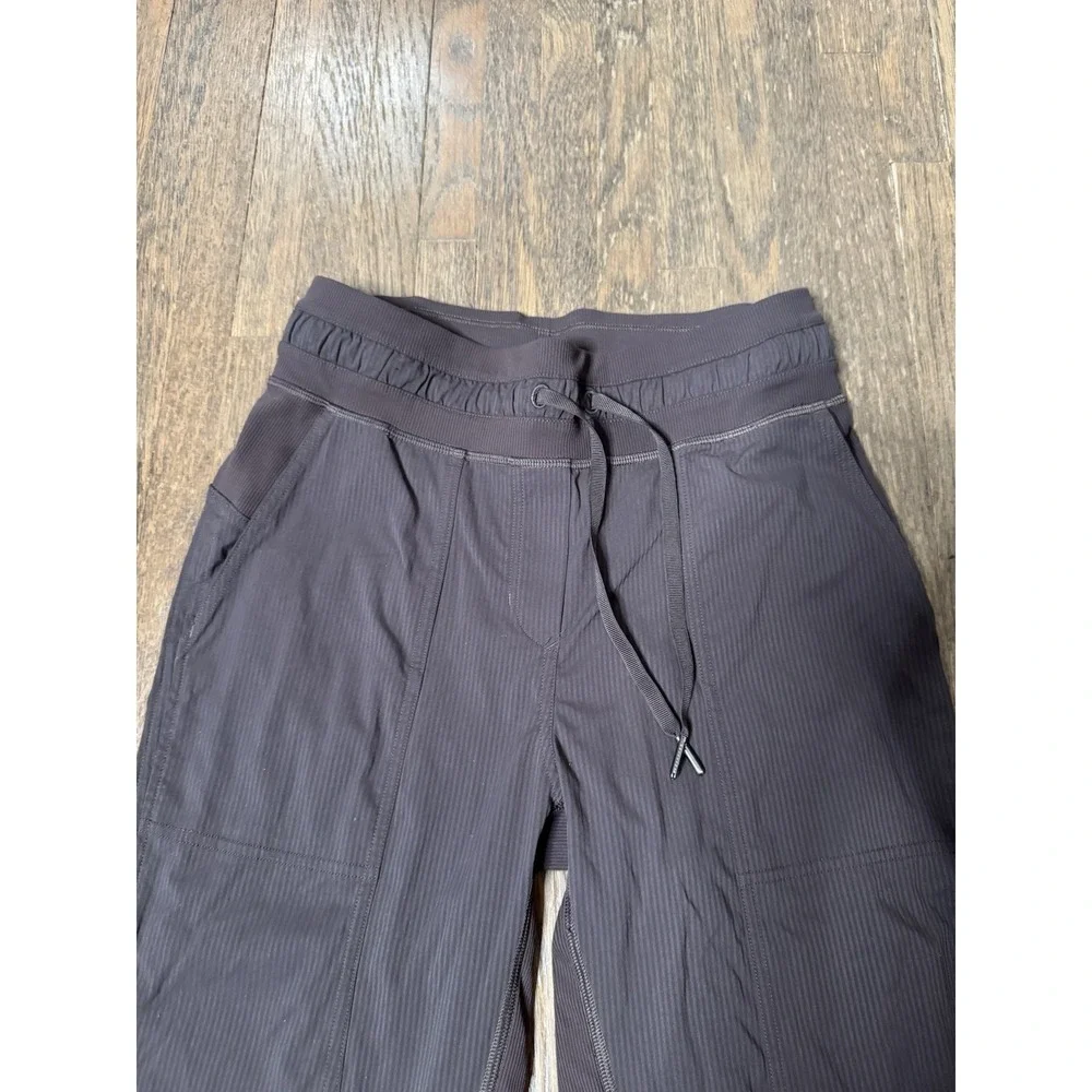 Lululemon Ribbed Dance Studio Crop Pants Womens Size 4 Dark Brown Joggers Yoga